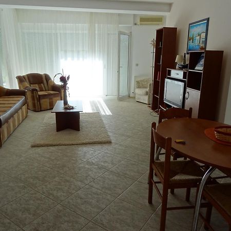 Club Topaz Apartments ネプトゥン エクステリア 写真