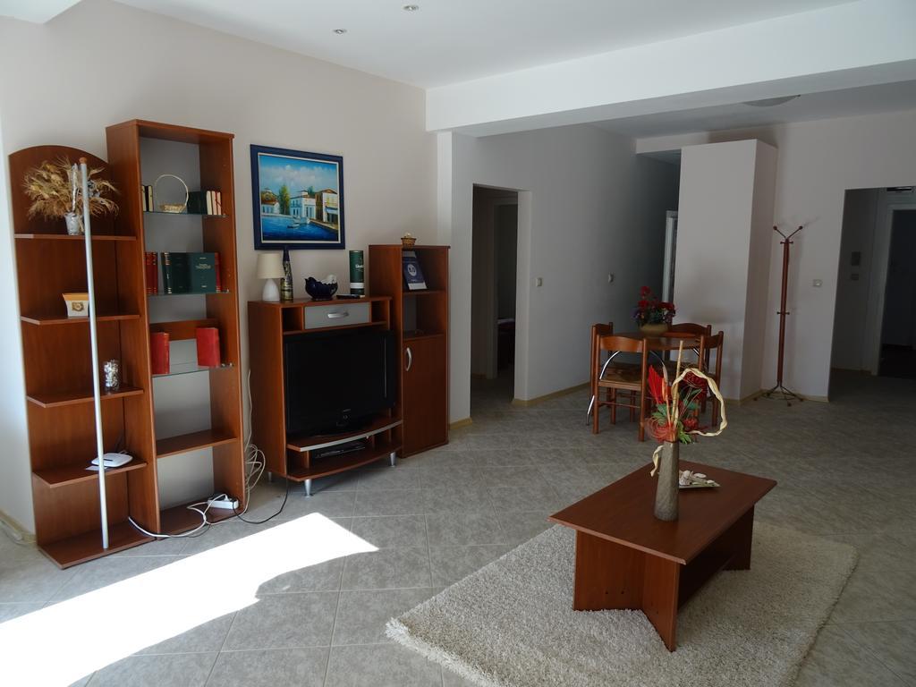 Club Topaz Apartments ネプトゥン エクステリア 写真