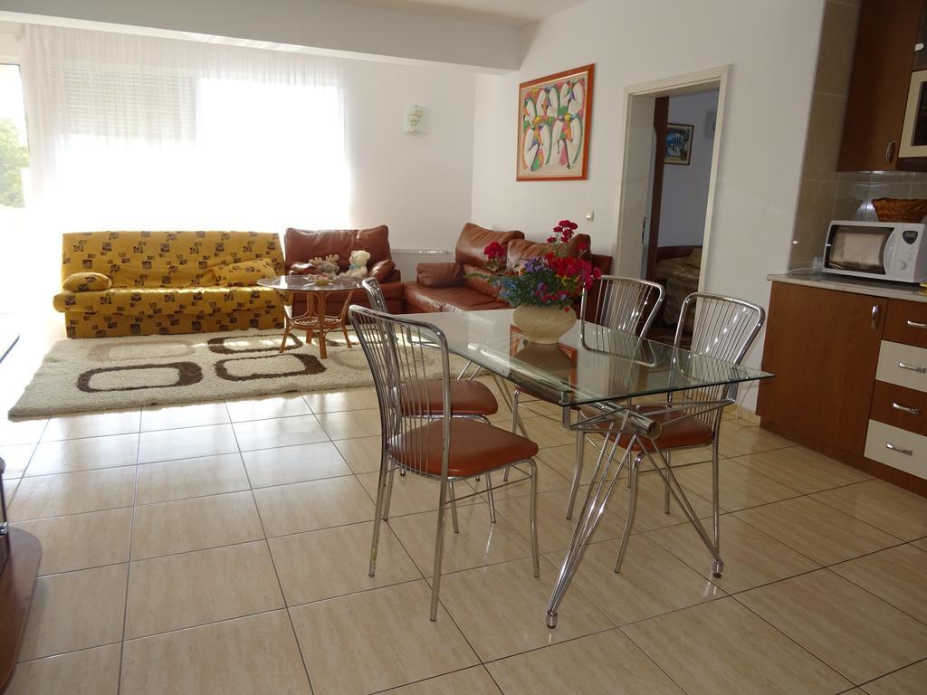 Club Topaz Apartments ネプトゥン エクステリア 写真